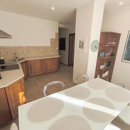 Apartment Helska *